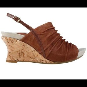 Earthies suede ruched sling back espadrille sandals EUC